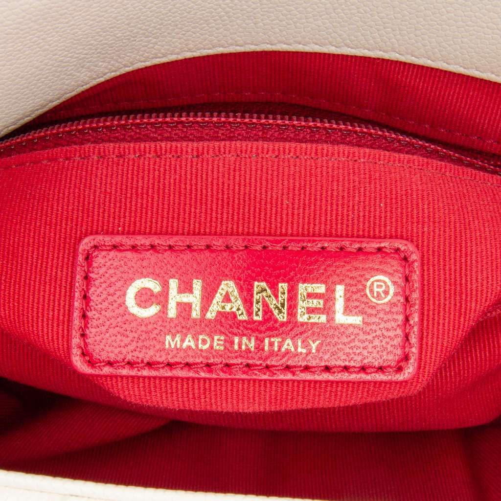 Chanel Mini Quilted Caviar Bracelet On Chain Flap White Leather Fair condition - Box View