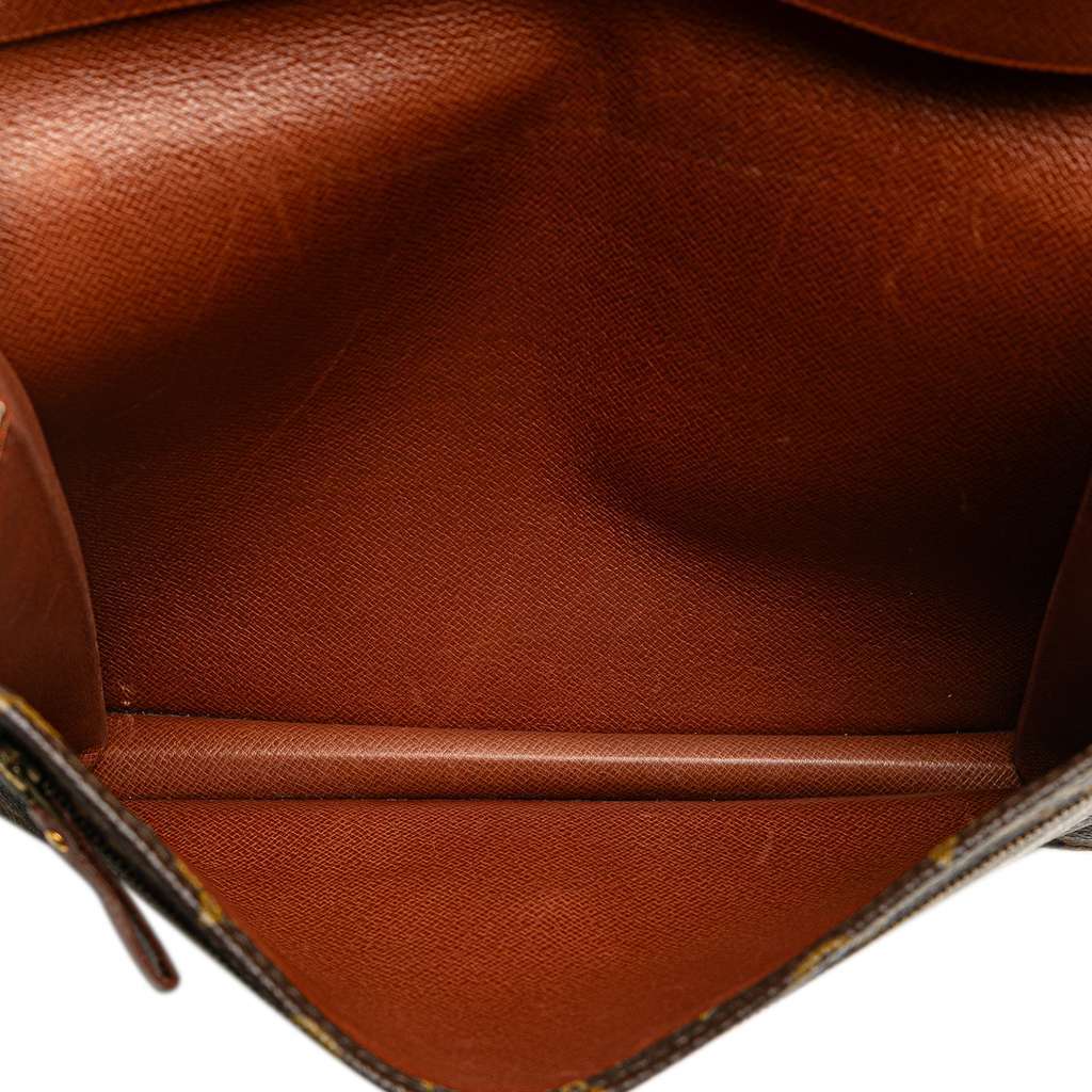 Louis Vuitton Monogram Pochette Rabat 23 Brown Good - Model View