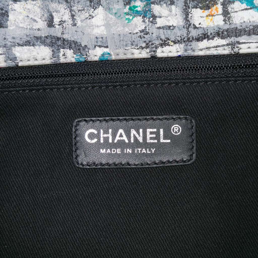 Chanel Medium Calfskin Hand Painted Graffiti Flap White Leather Very good condition - Box View