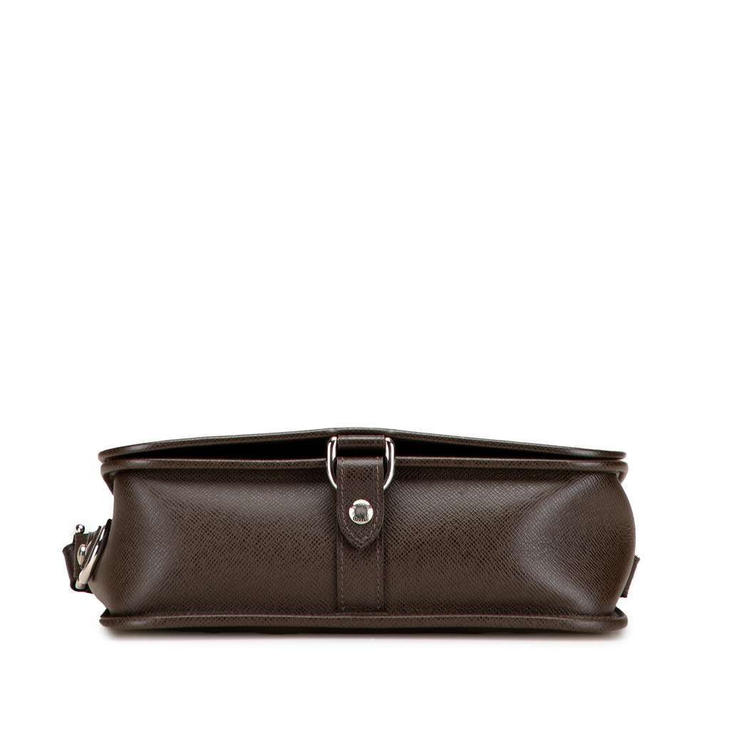 Louis Vuitton Taiga Andrei Brown Leather Good - Inside View