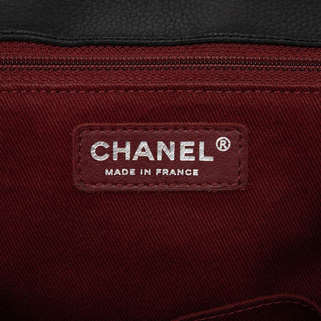 Chanel CC Quilted Caviar Top Handle Bag Black Leather Good condition - Box View