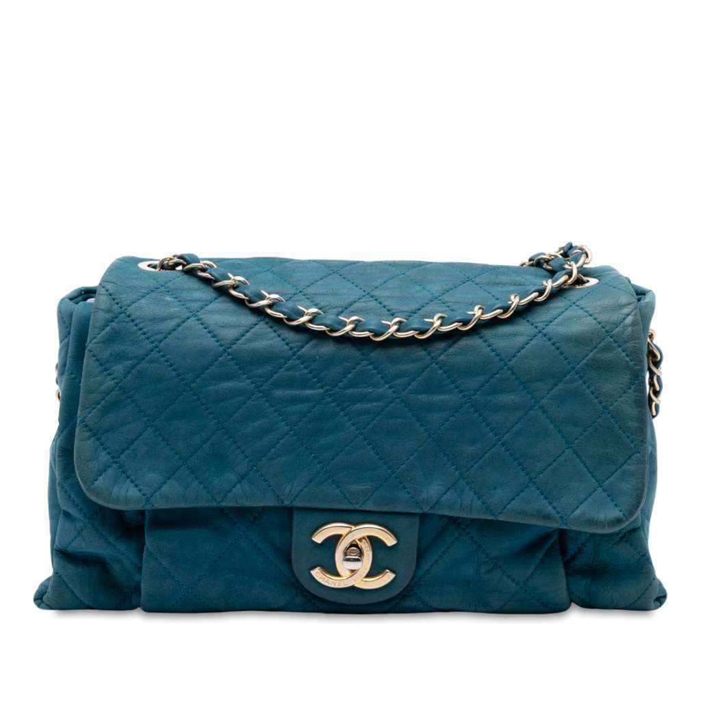 Chanel Large Quilted Iridescent Calfskin Chic Quilt Flap Blue Leather Very good - Front View
