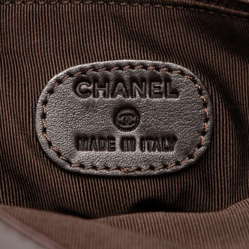 Chanel Lambskin Leather Crossbody Red Leather Very good - Box View