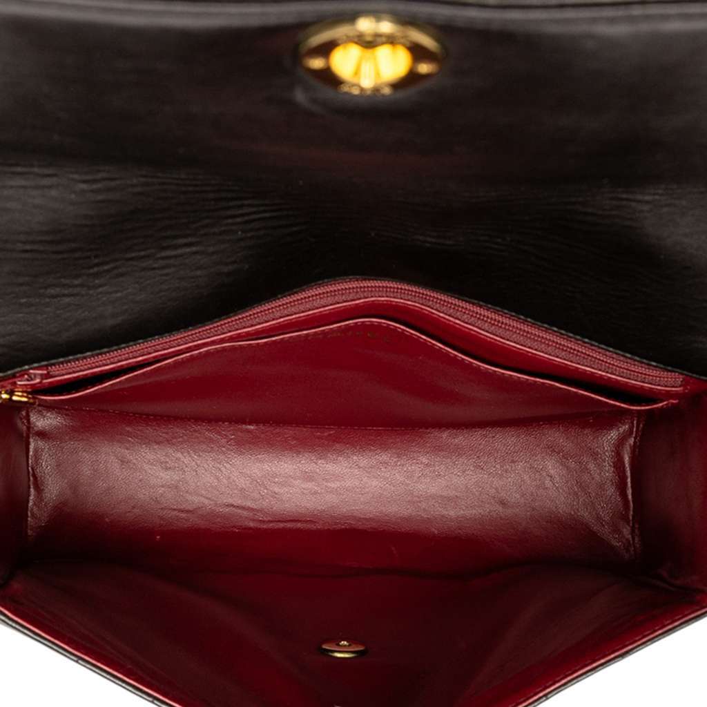 Chanel Vertical Quilt Lambskin Flap Black Leather Very good - Model View