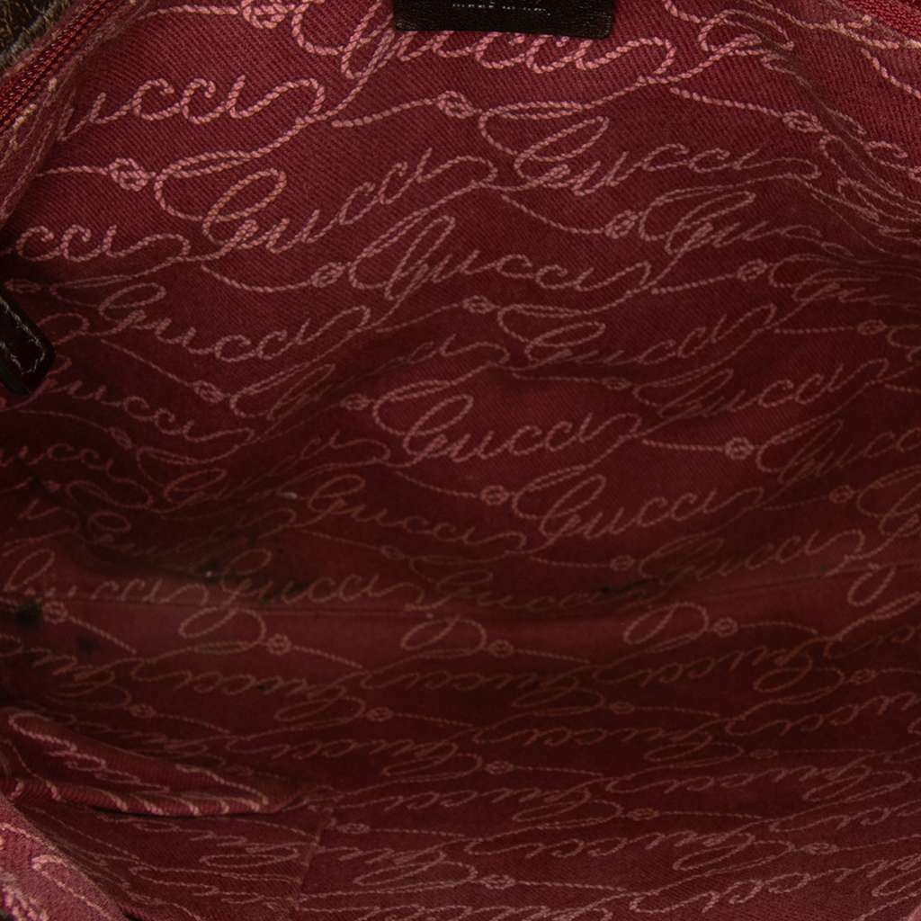 Gucci GG Canvas Shoulder Bag Brown Canvas Good condition - Model View