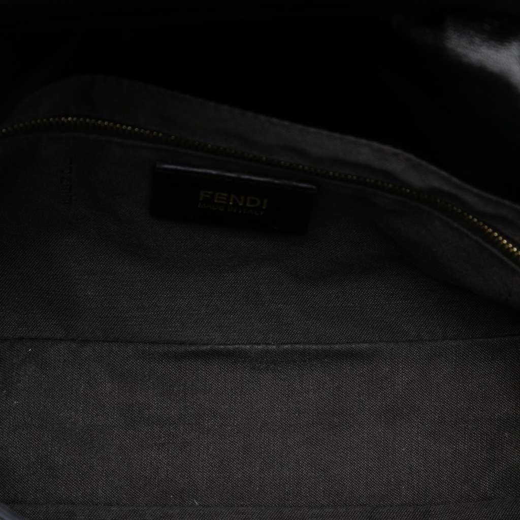 Fendi Leather Baguette Chain Flap Crossbody Black Leather Good condition - Model View