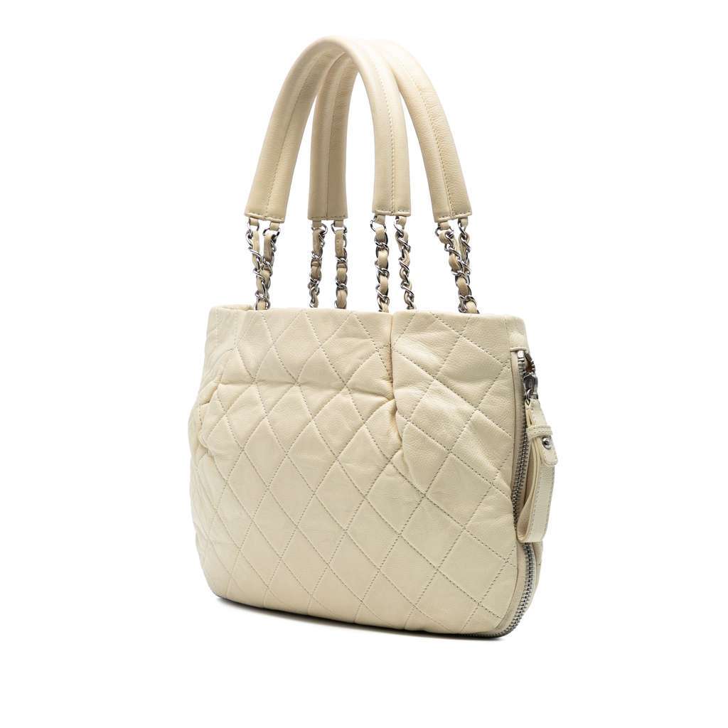 Chanel CC Quilted Caviar Expandable Tote White Leather Very good - Back View