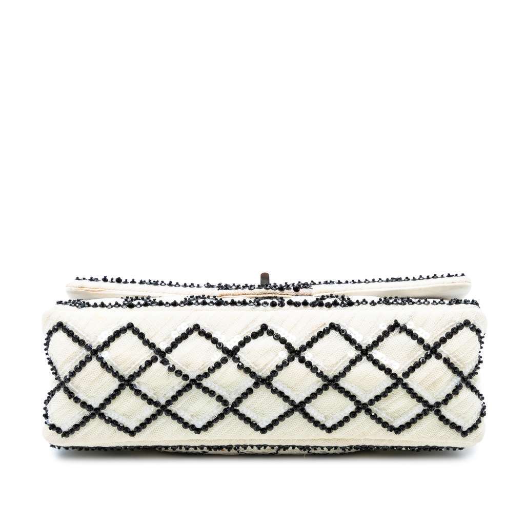 Chanel Reissue 2.55 Quilted Sequined Mesh Double Flap 225 White Polyester Very good condition - Inside View