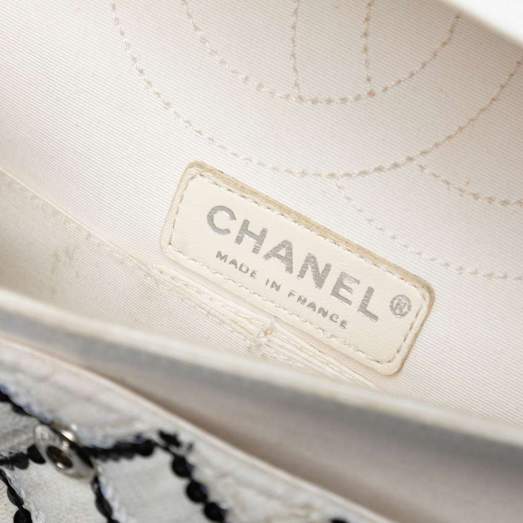 Chanel Reissue 2.55 Quilted Sequined Mesh Double Flap 225 White Polyester Very good condition - Box View
