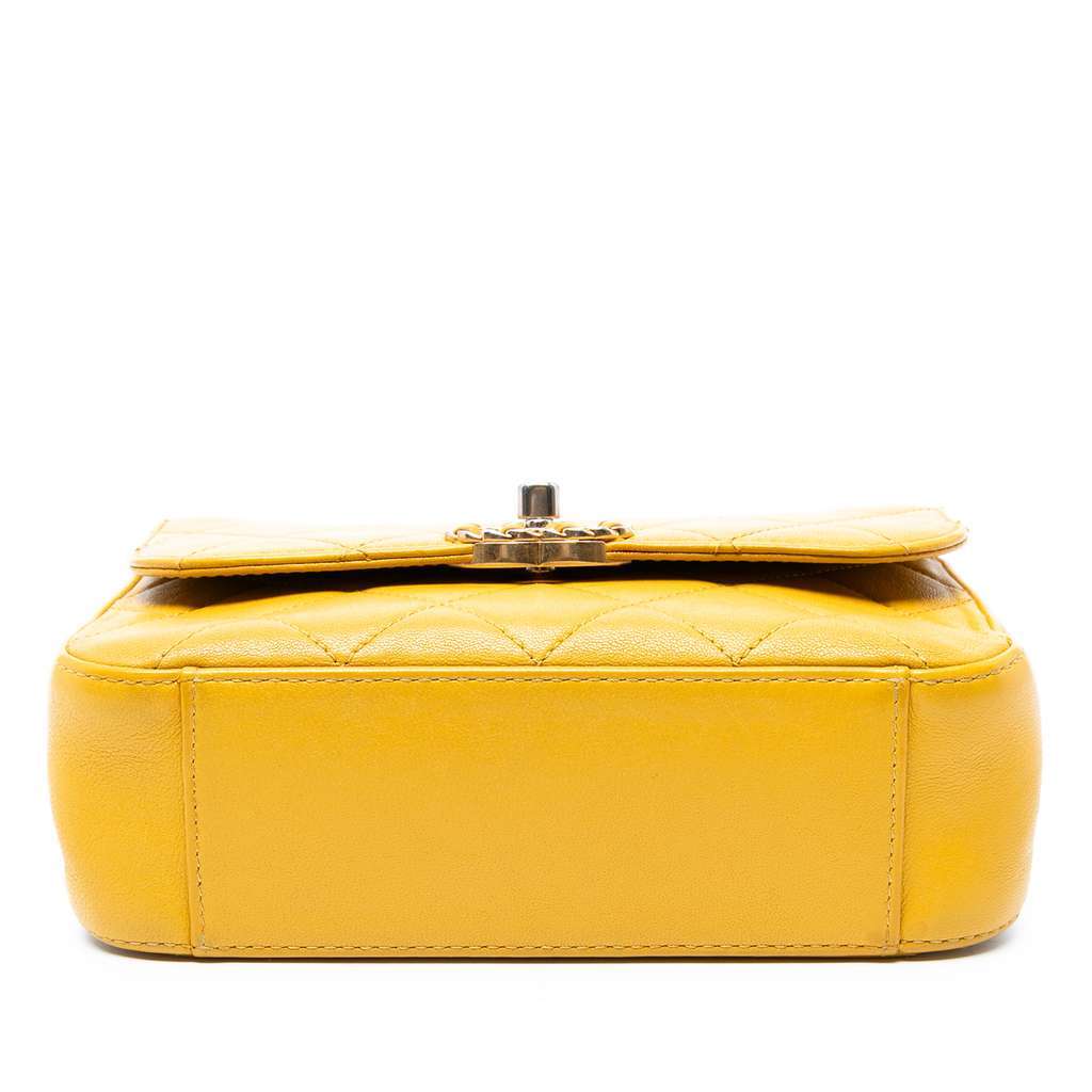 Chanel Small Quilted Lambskin Chain Infinity Top Handle Bag Yellow Leather Very good condition - Inside View