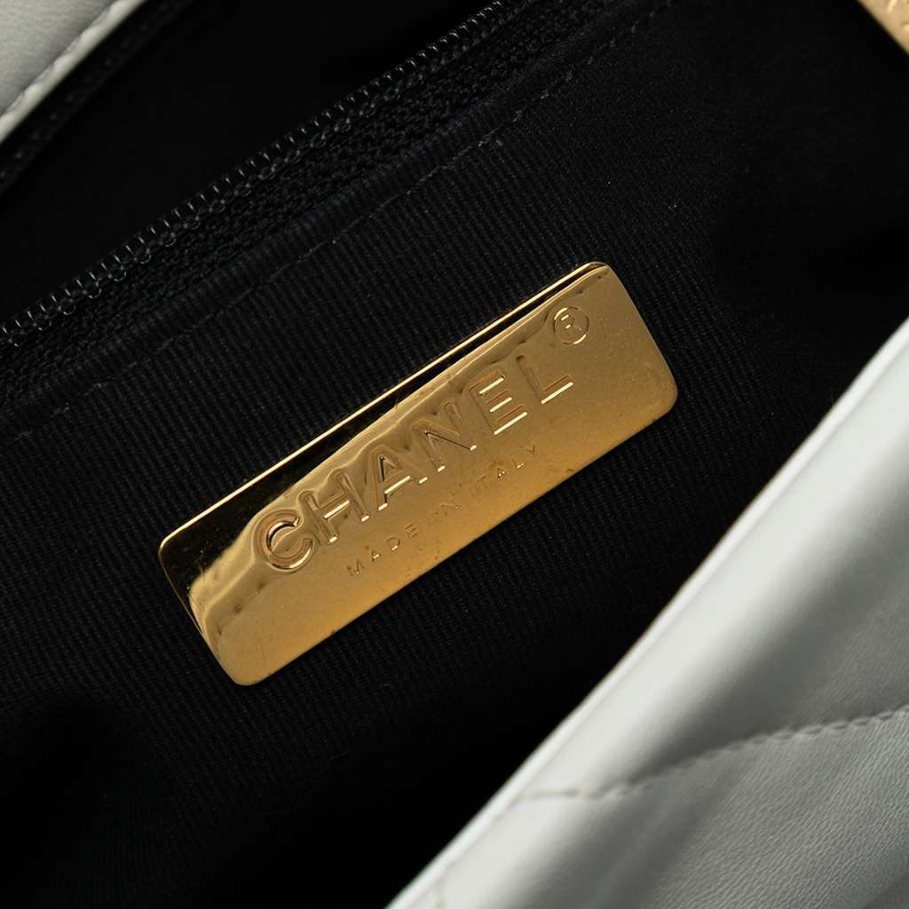 Chanel Large Lambskin 19 Flap White Leather Very good - Box View