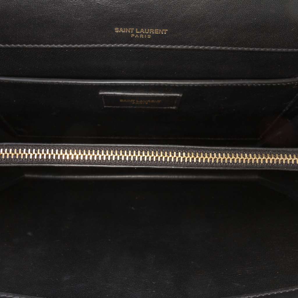Saint Laurent Quilted Calfskin Victoire Chain Crossbody Black Leather Very good - Model View