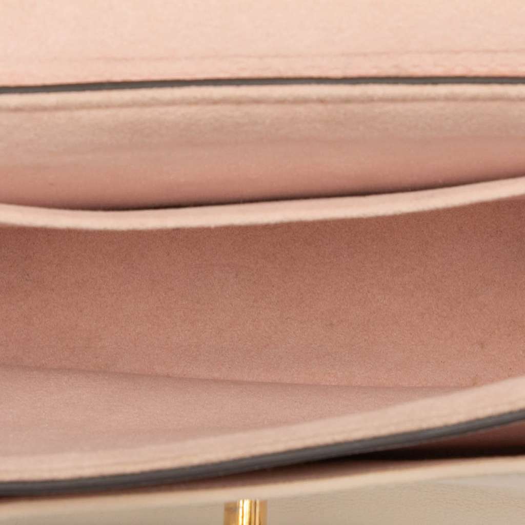 Louis Vuitton Grained Calfskin Lockme Tender Pink Leather Very good condition - Model View