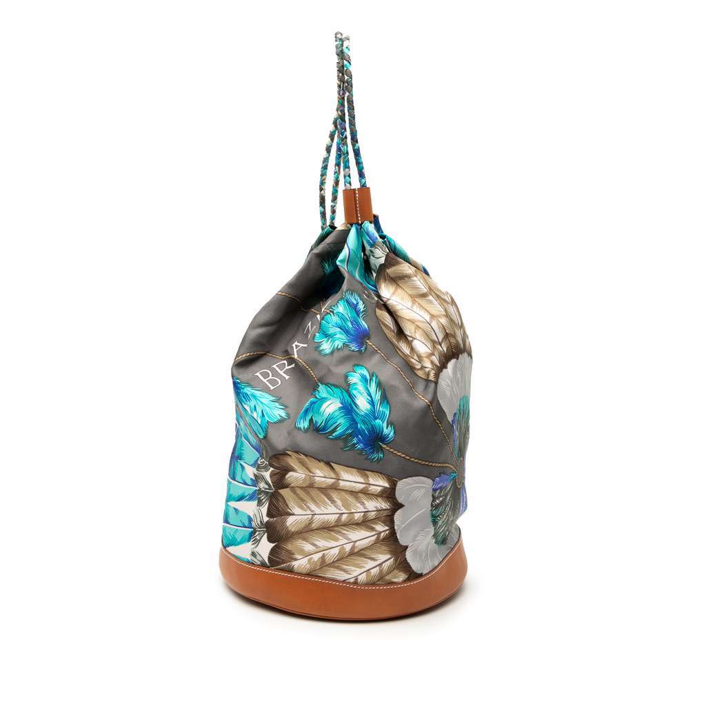 Hermès Silk Brazil Sac Soie Cool 22 Grey Silk Good condition - Front View