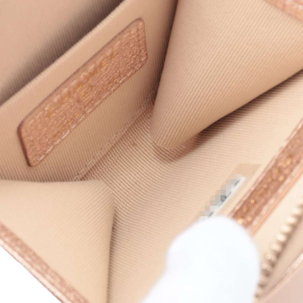 Chanel CC Quilted Metallic Lambskin Coin Pouch and AirPods Pro Case Pink Leather Very good condition - Inside View