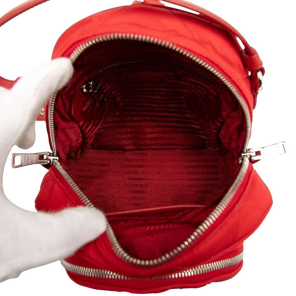 Prada Impuntu Tessuto Backpack Red Very good - Model View
