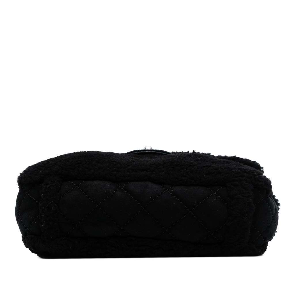 Chanel Medium Shearling Pearl Studded Flap Black Very good - Inside View
