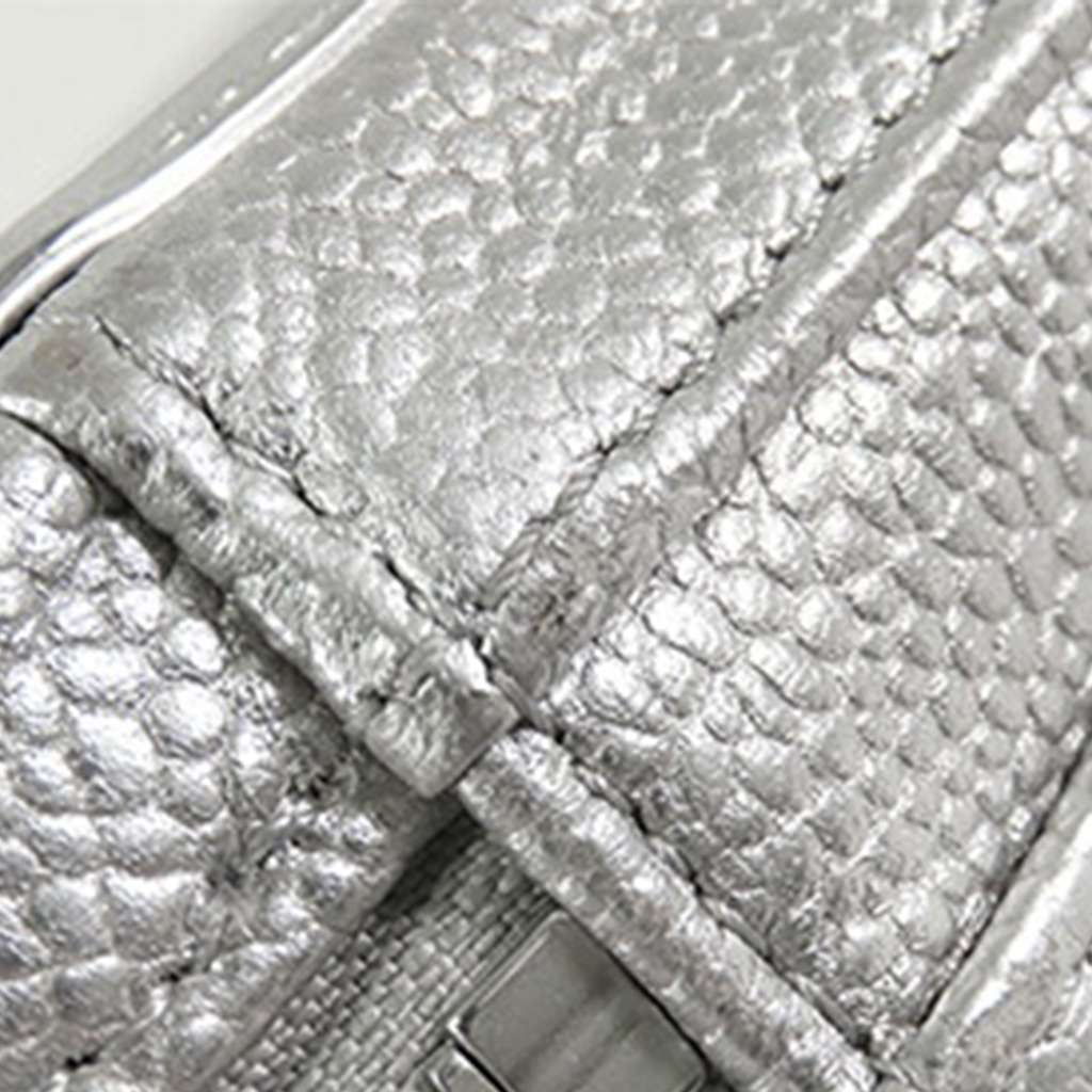 Chanel Medium Caviar CC Filigree Vanity Case Silver Leather Good condition - Box View