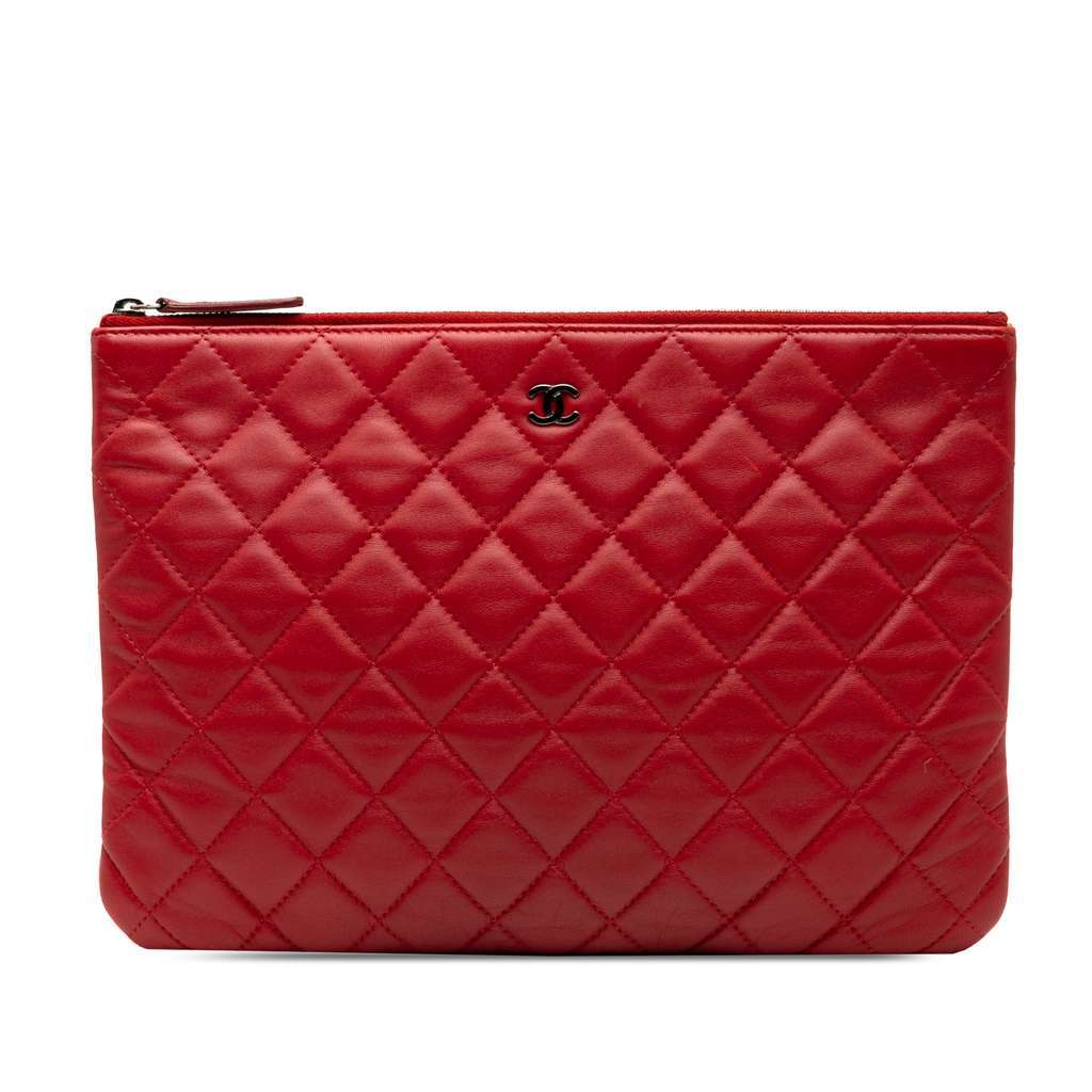 Chanel Medium Quilted Lambskin O Case Clutch Red Leather Good condition - Front View