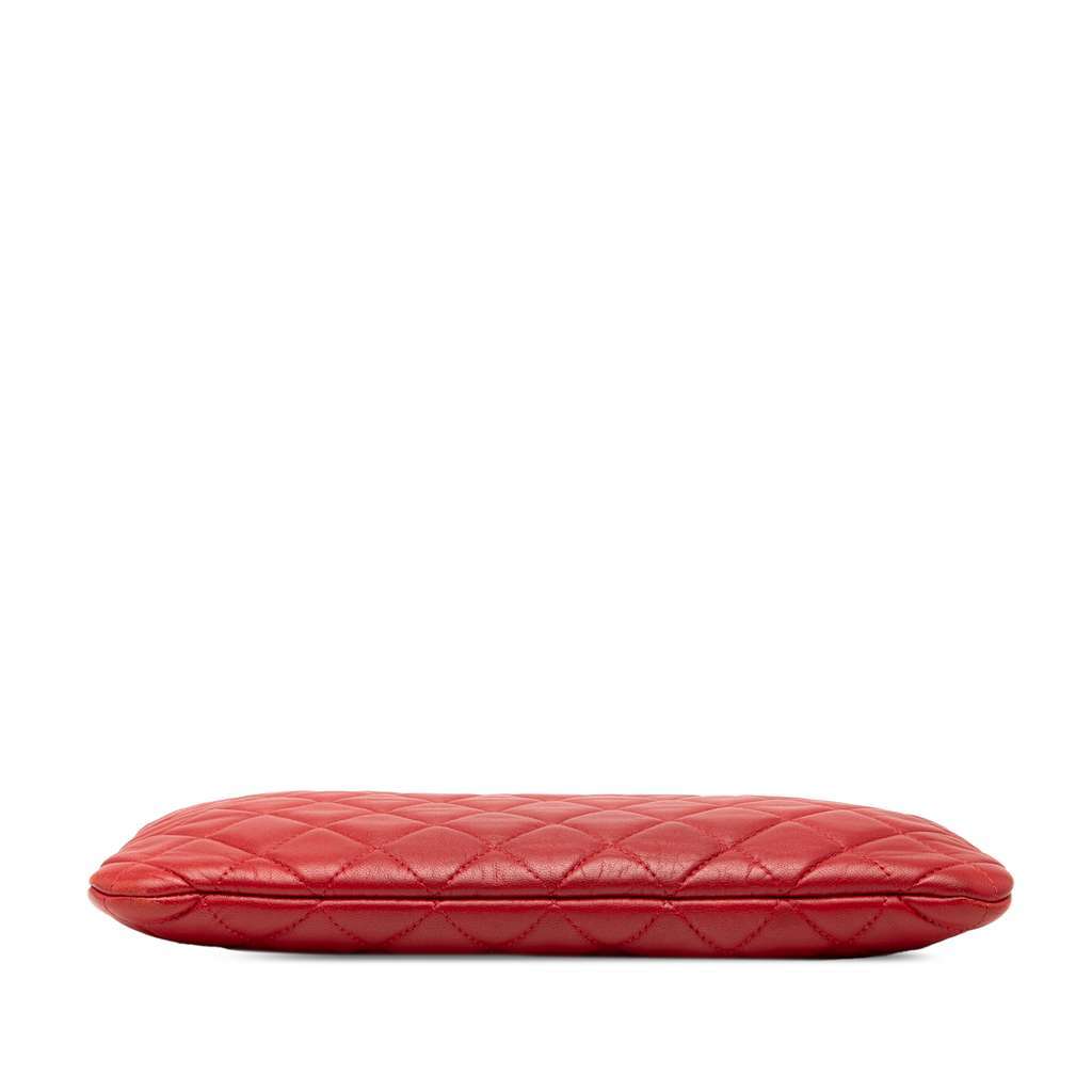 Chanel Medium Quilted Lambskin O Case Clutch Red Leather Good condition - Inside View