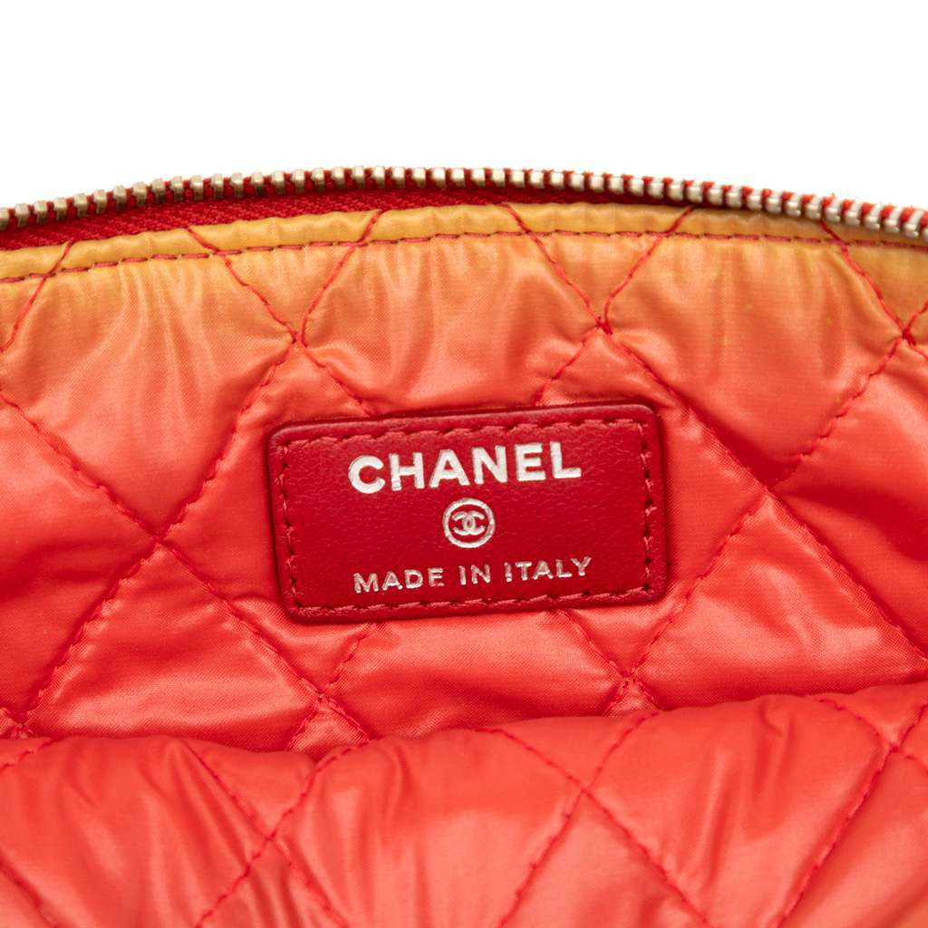 Chanel Medium Quilted Lambskin O Case Clutch Red Leather Good condition - Box View