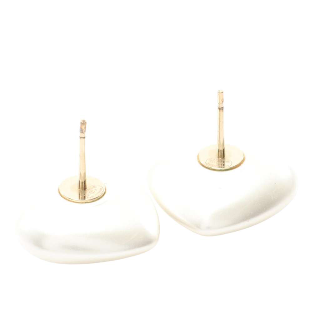 Chanel CC Gold Plated Faux Pearl and Rhinestone Heart Earrings White Very good - Model View