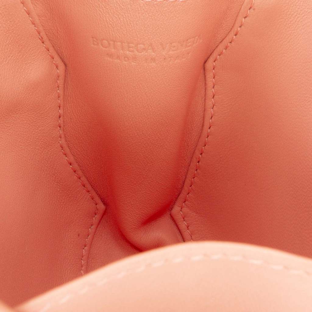 Bottega Veneta Calfskin The Whirl Clutch Pink Leather Good condition - Box View