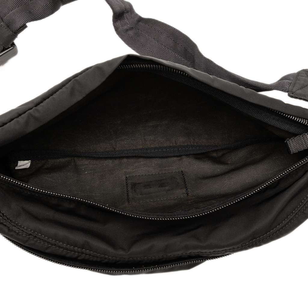 Prada Tessuto Belt Bag Black Good condition - Model View