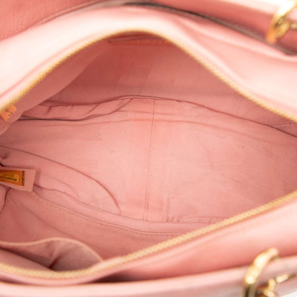 Chanel Petite Caviar Timeless Tote Pink Leather Very good condition - Model View