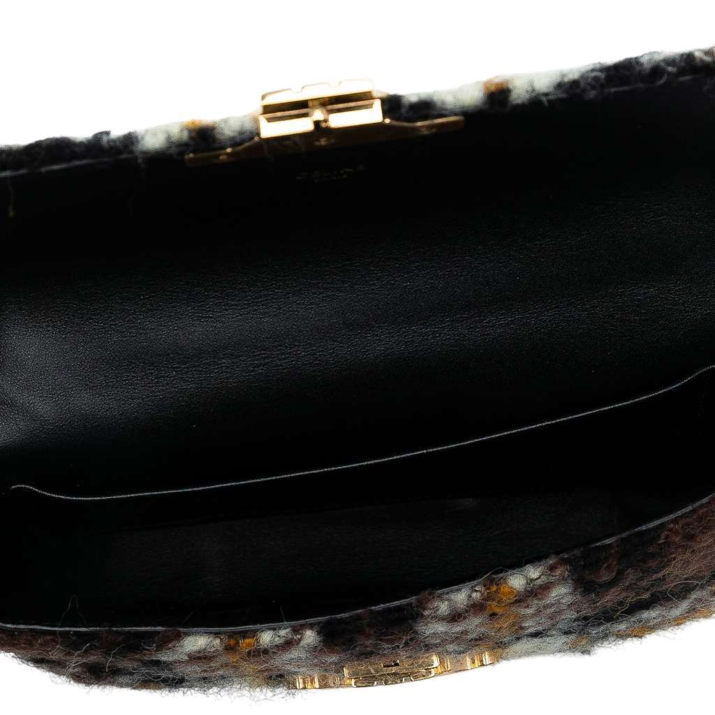 Celine Wool Triomphe Chain Shoulder Bag Black Wool Very good - Model View