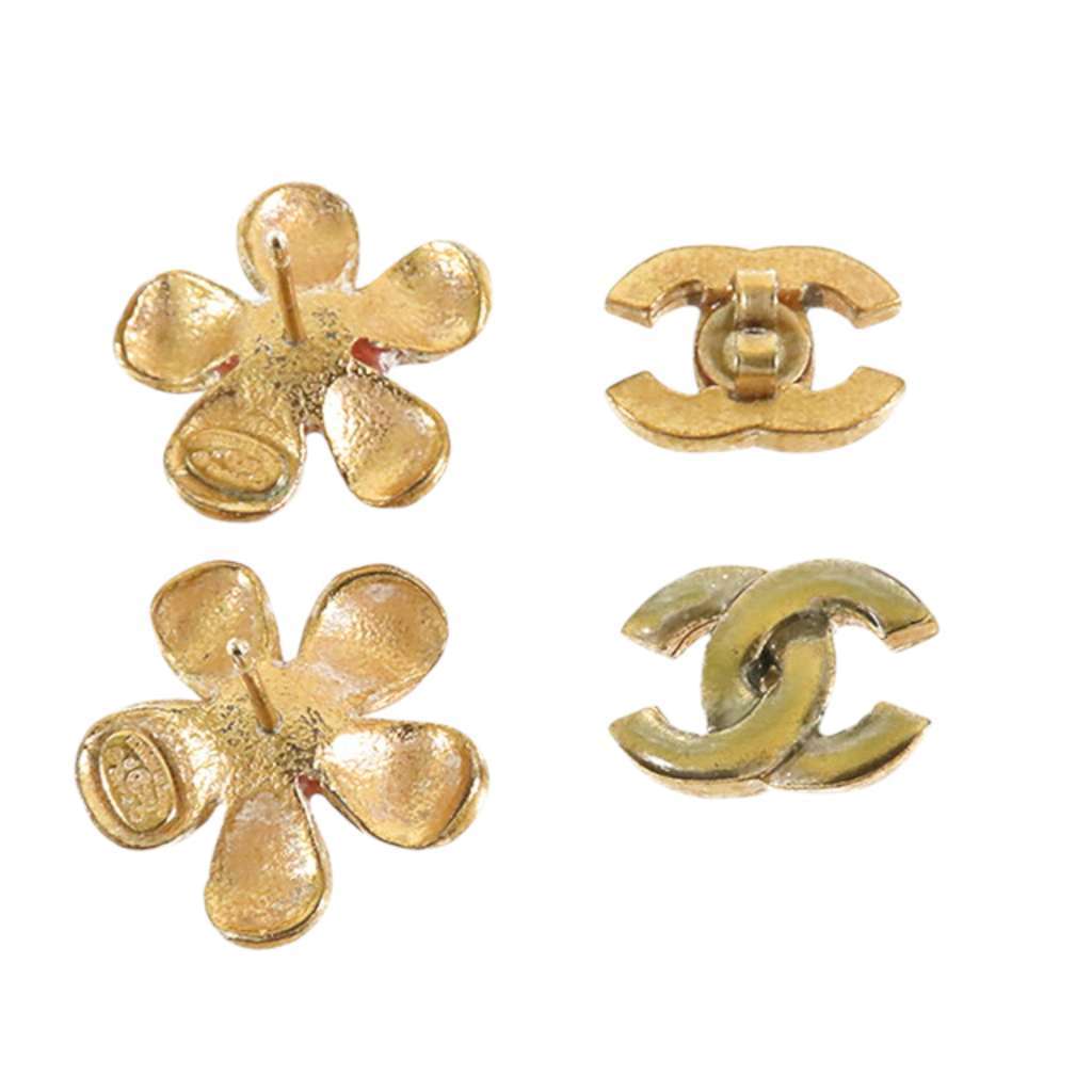 Chanel Gold Plated Resin CC Flower Push Back Earrings Orange Good - Model View