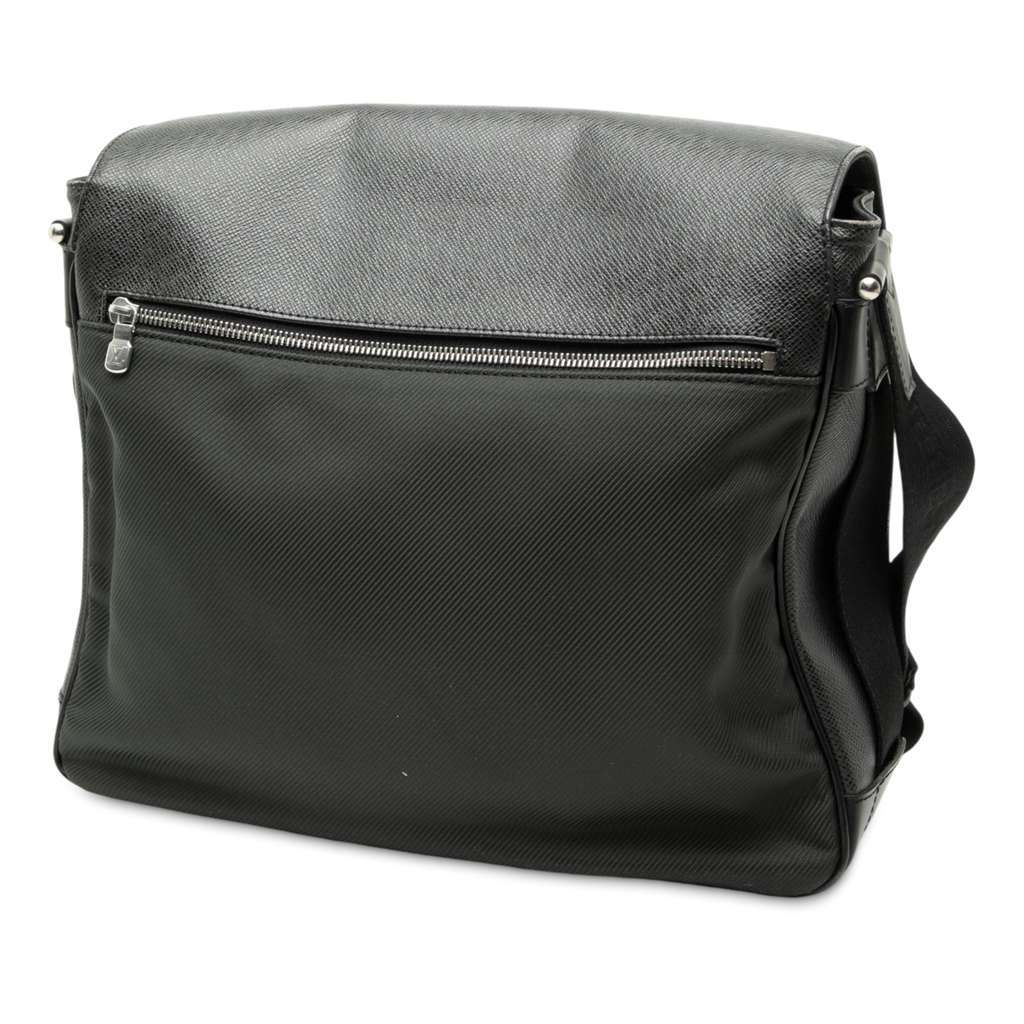 Louis Vuitton Taiga Viktor Black Leather Very good condition - Back View