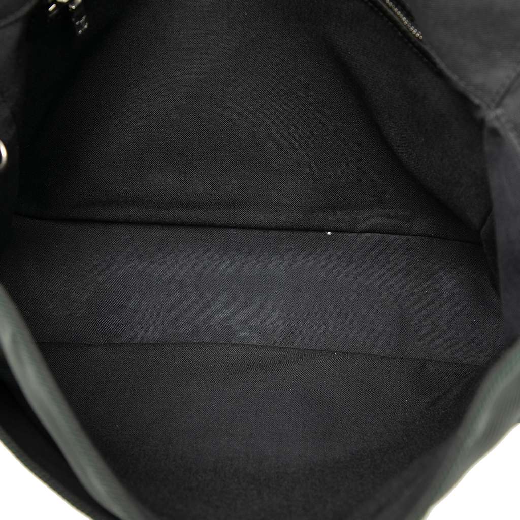 Louis Vuitton Taiga Viktor Black Leather Very good condition - Model View