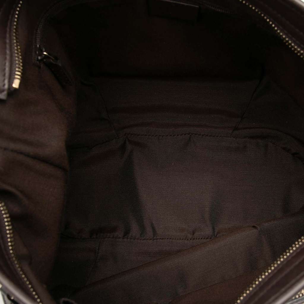 Gucci GG Canvas Crossbody Brown Canvas Very good - Model View