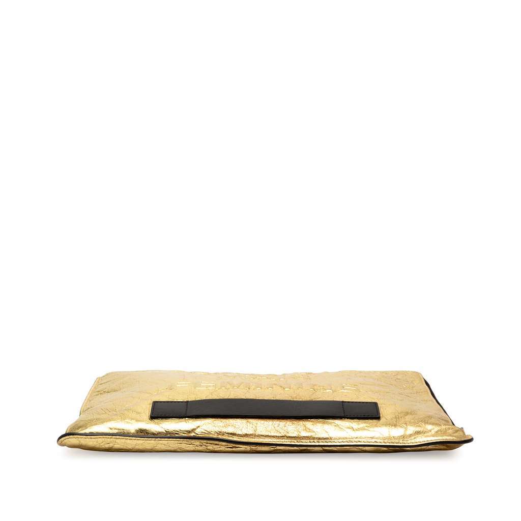 Chanel Metallic Crinkled Calfskin Feministe Mais Feminine Pouch Gold Leather Good condition - Inside View