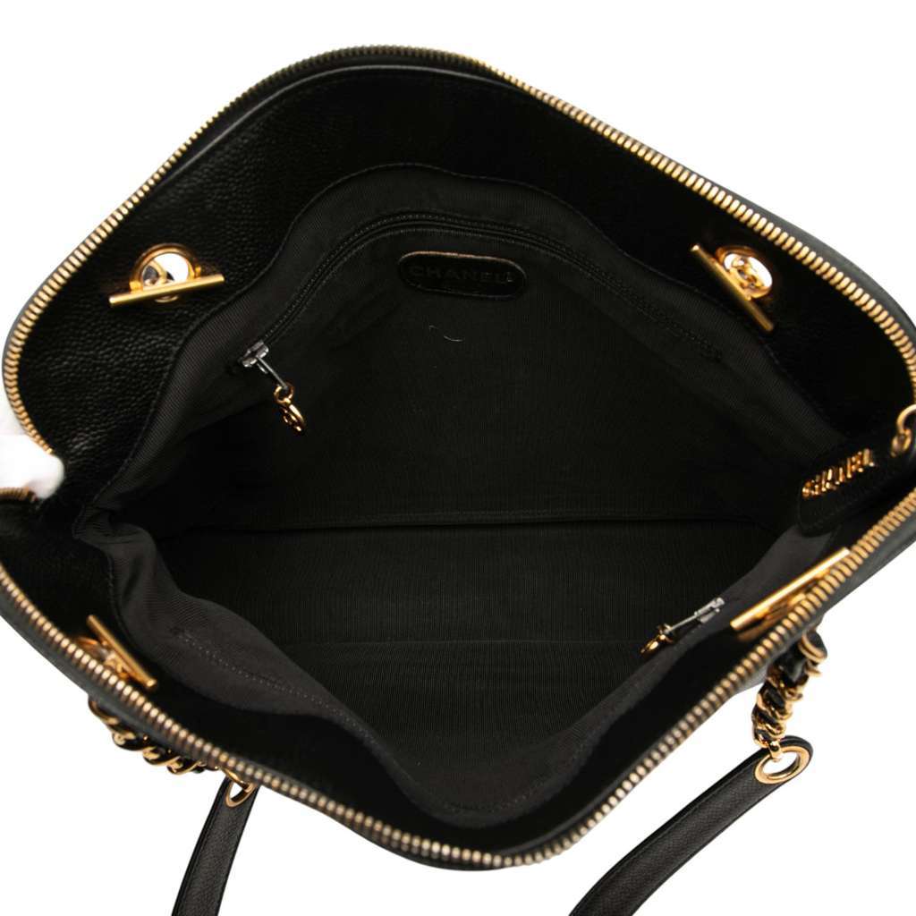 Chanel Caviar Logo Chain Shoulder Bag Black Leather Very good condition - Model View