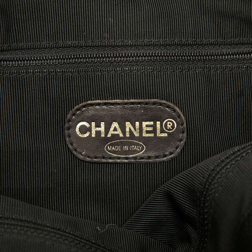 Chanel Caviar Logo Chain Shoulder Bag Black Leather Very good condition - Box View