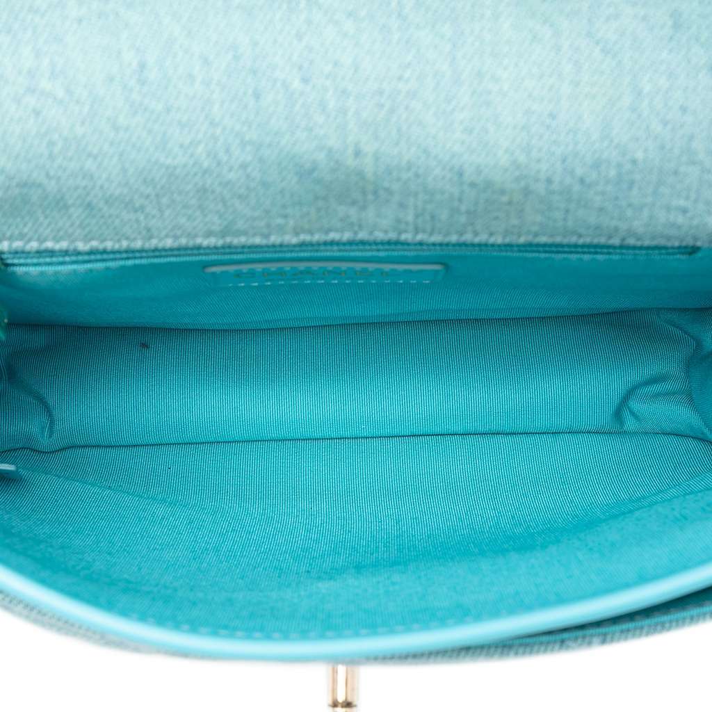 Chanel Small CC Quilted Denim Messenger Flap Blue Denim Very good - Model View