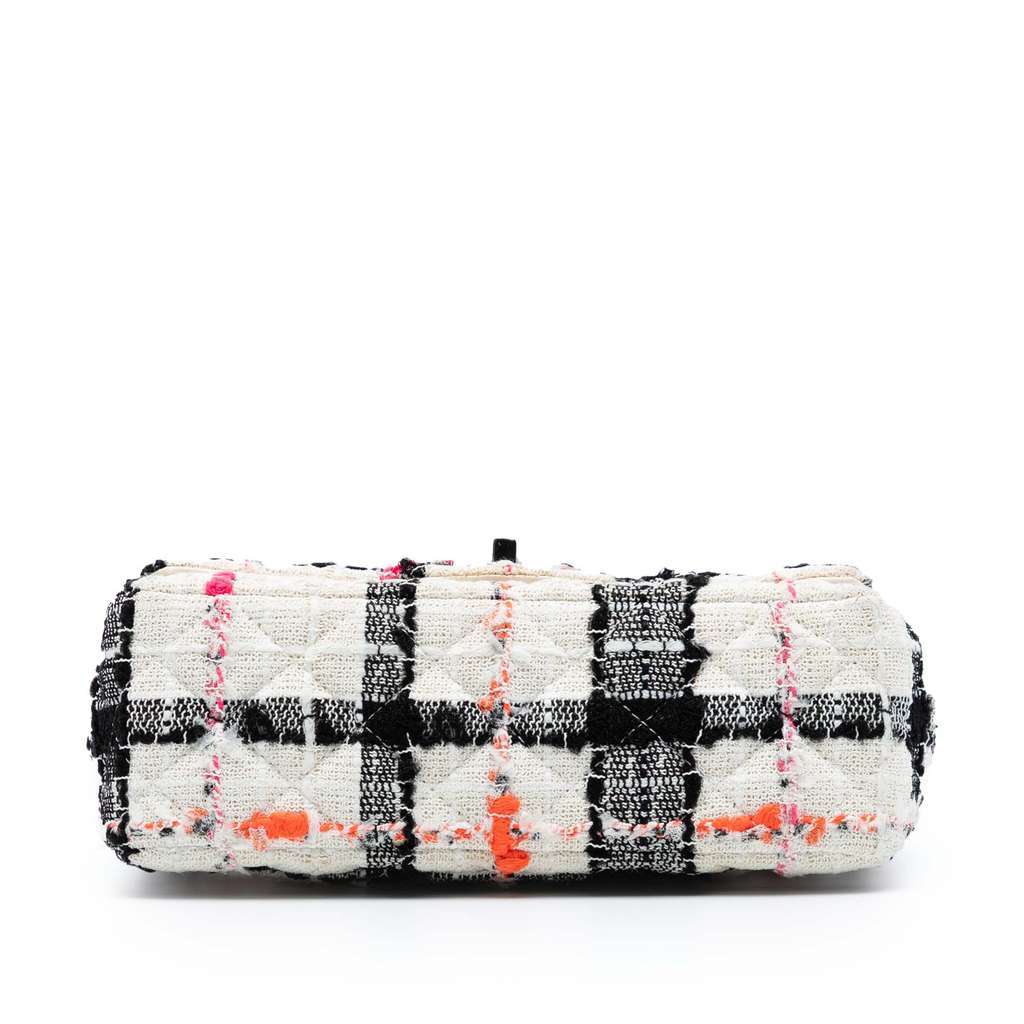 Chanel Mini Rectangular Classic Tweed Check Single Flap White Tweed Very good condition - Inside View