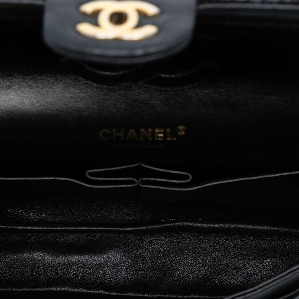 Chanel Medium Classic Chevron Calfskin Pleated Double Flap Black Leather Good - Model View