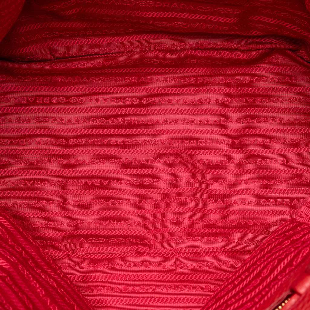 Prada Vitello Daino Open Convertible Tote Red Leather Very good condition - Model View