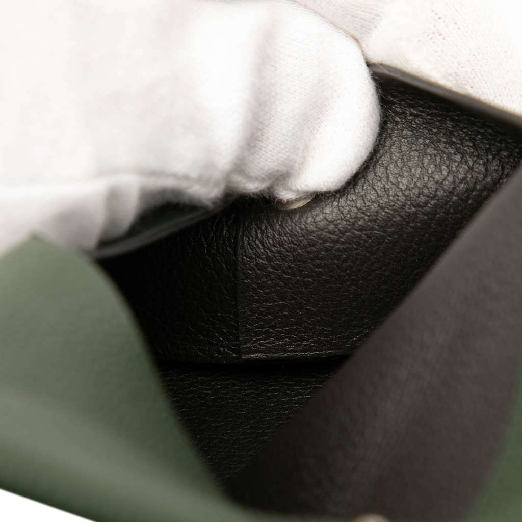 Hermès Epsom Verso Calvi Card Holder Green Leather Good condition - Model View