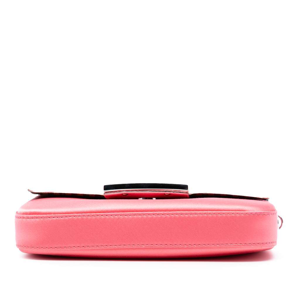 Fendi Satin Phone Pouch Baguette Satchel Pink Satin Very good condition - Inside View