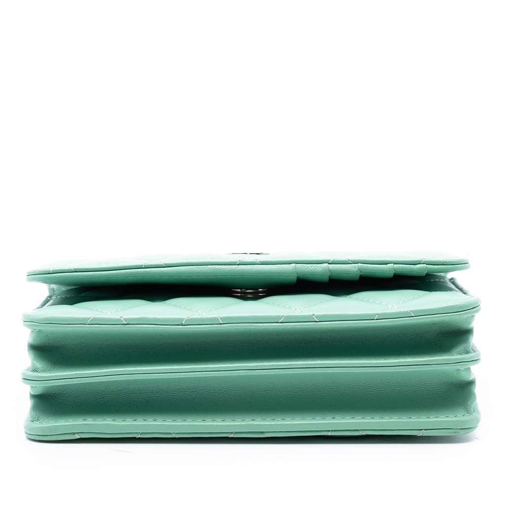 Chanel Mini CC Quilted Lambskin Wallet On Chain Green Leather Very good condition - Inside View
