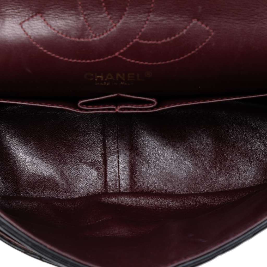 Chanel Reissue 2.55 Aged Calfskin Double Flap 226 Black Leather Good condition - Model View