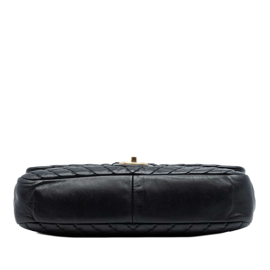Chanel Jumbo Chevron Iridescent Calfskin Surpique Flap Black Leather Good - Inside View