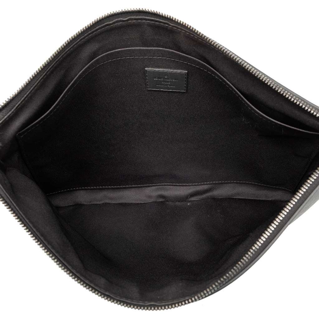 Louis Vuitton Monogram Shadow Discovery Pochette Black Leather Very good - Model View
