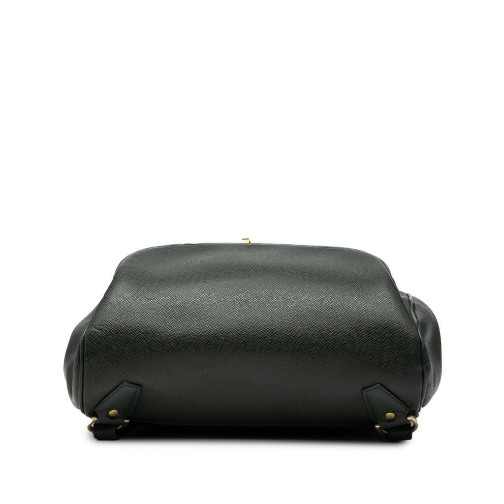 Louis Vuitton Taiga Cassiar Green Leather Good condition - Inside View