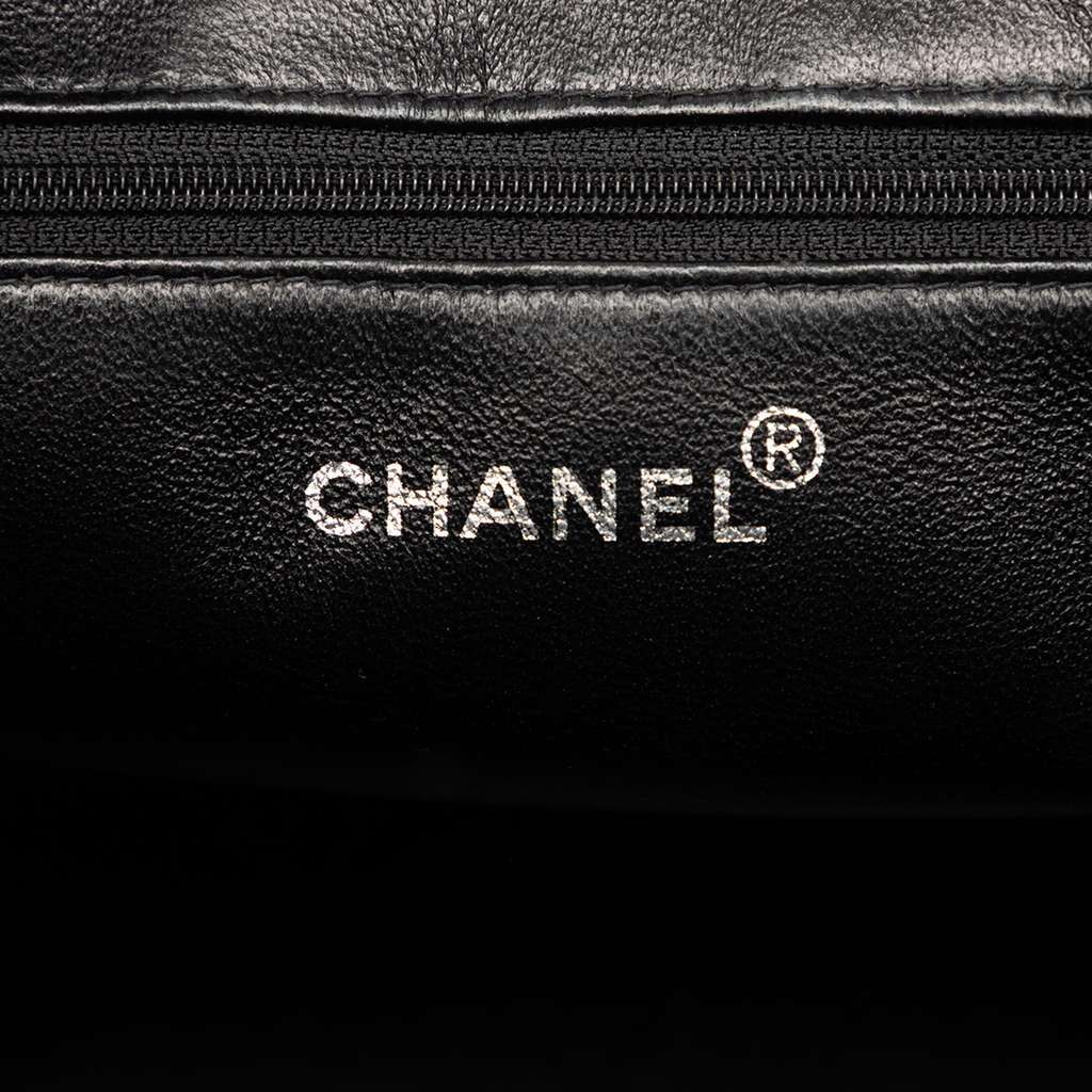 Chanel Caviar Medallion Tote Black Leather Very good - Box View