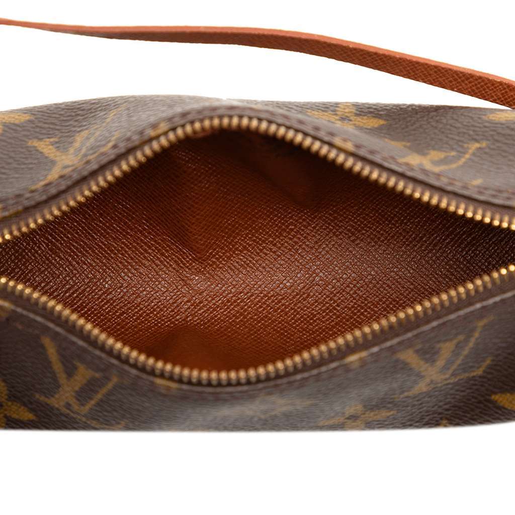 Louis Vuitton Monogram Papillon Pochette Brown Very good - Model View